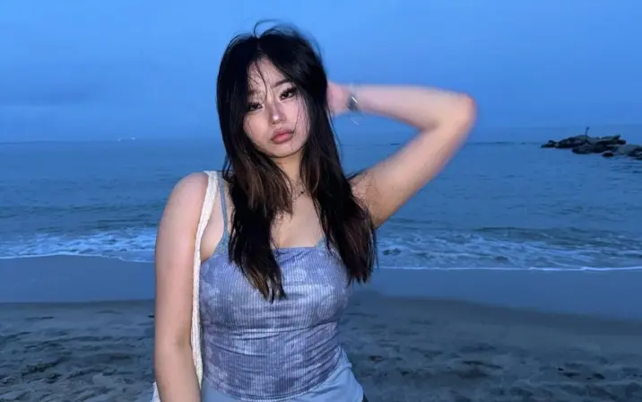 Annie Zheng