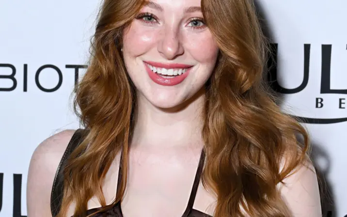 Madeline Ford (@madelineaford)