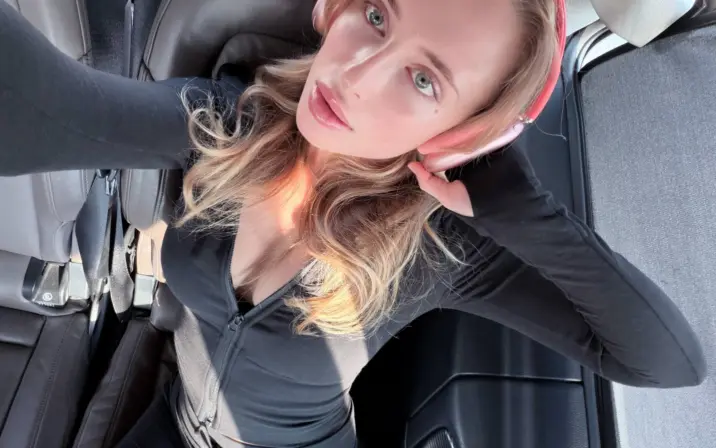 Blondinka Drive Angelina