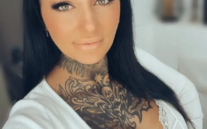 Mia Roux
