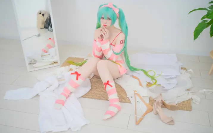 Saya Scarlet