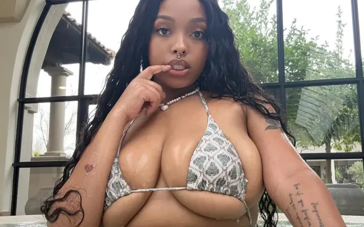 Tsholo Teebaby | Tee baby |