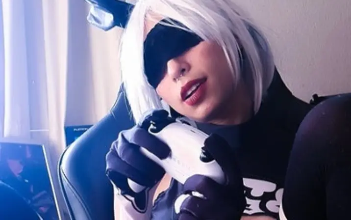 Ecchiwaifu_ / Ecchibanwaifu / Ecchi_waifu
