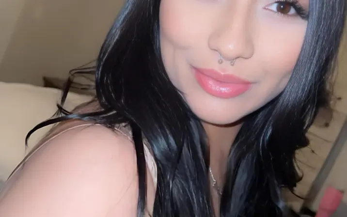 Sexy Big Titty latina BBW @Leeeenaq - goon material