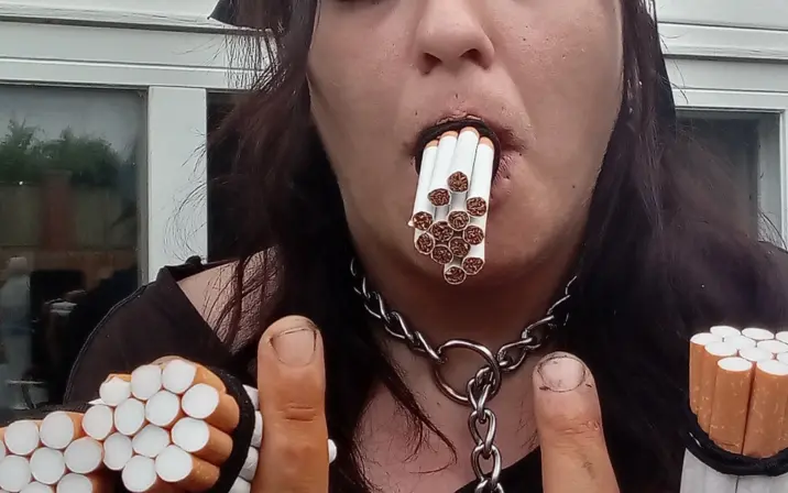 extremesmokingqueen