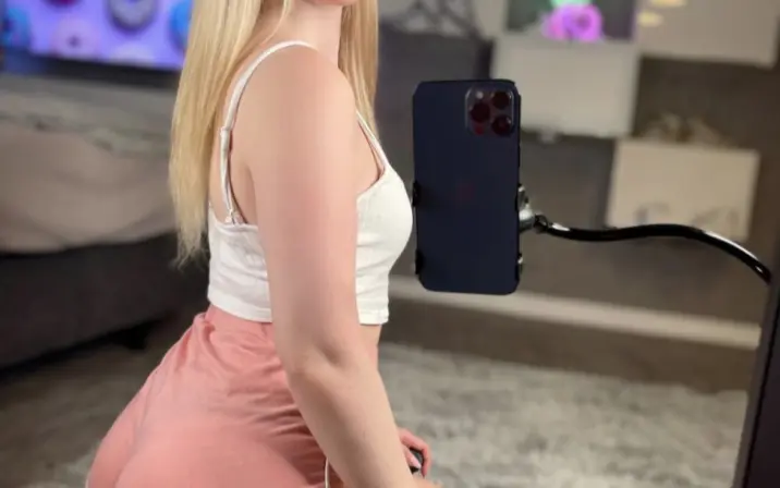 Mia Peach
