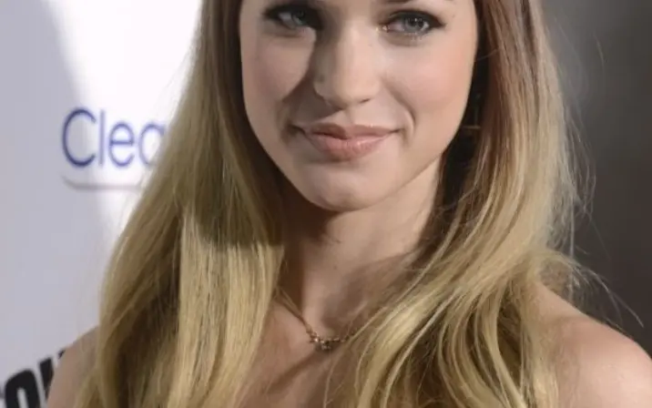 Alexis Knapp