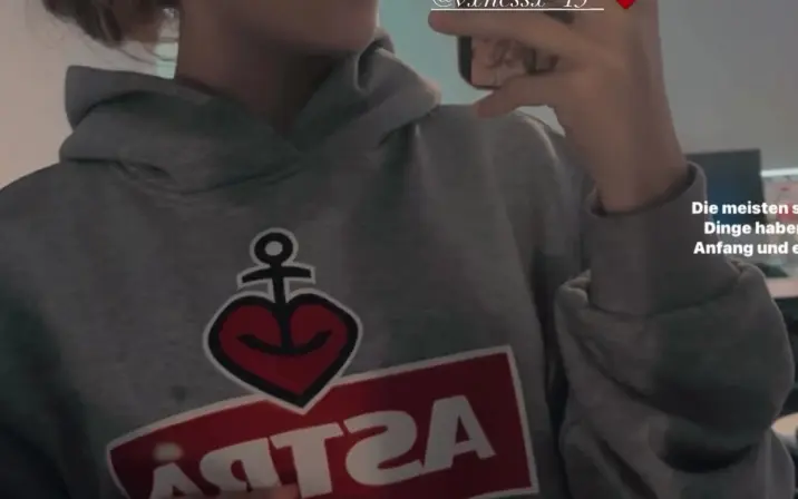 _a_x_n_x / Anna Mueller