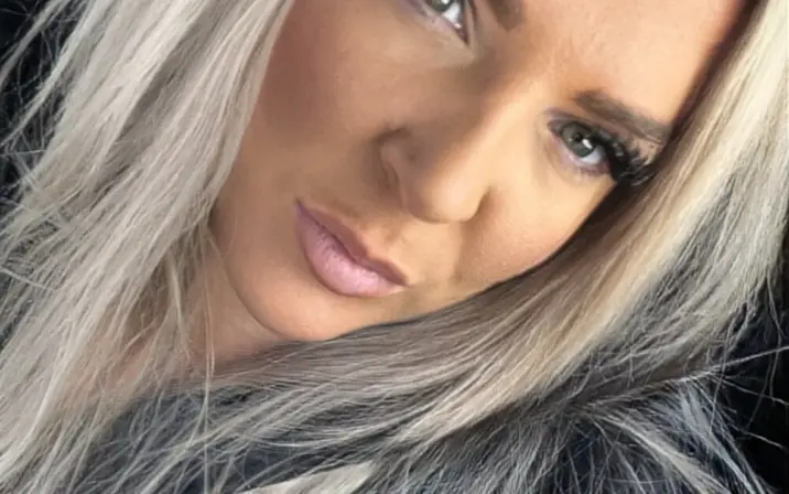 Bustyblondebabe32