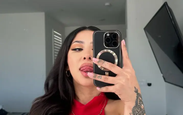 Nichole Pure aka Maria Fagredano