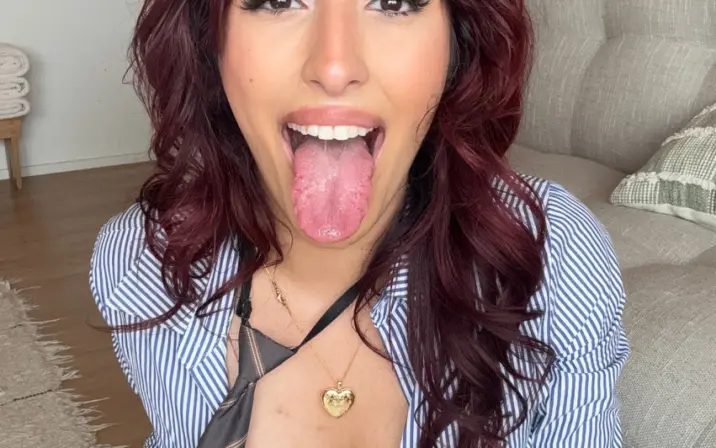 urgrllcrush / urluvrgrll / sara
