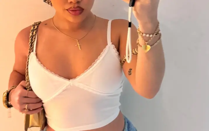 Vitoria Kelly (VK)