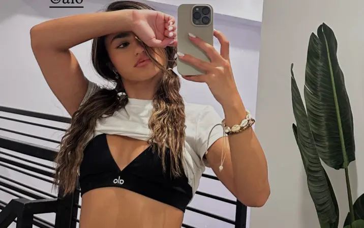 Rayna V | Rayna Vallandingham