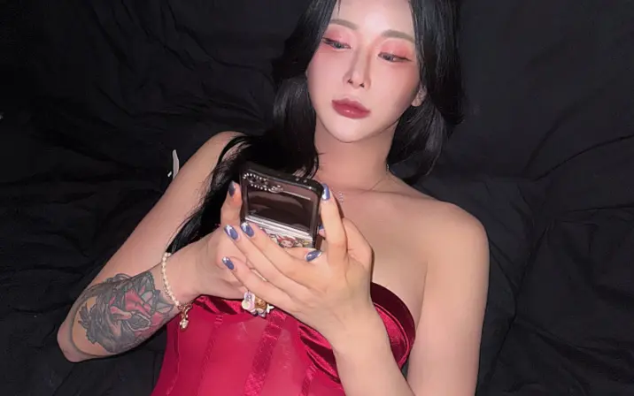 Queen Siyeon | TS Queen Siyeon | @queensiyeon (Korean)