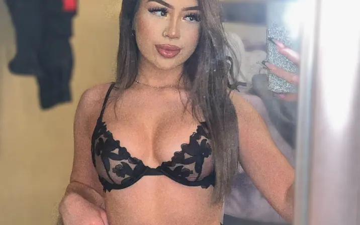 Pr3ttyfaceval / queenv007