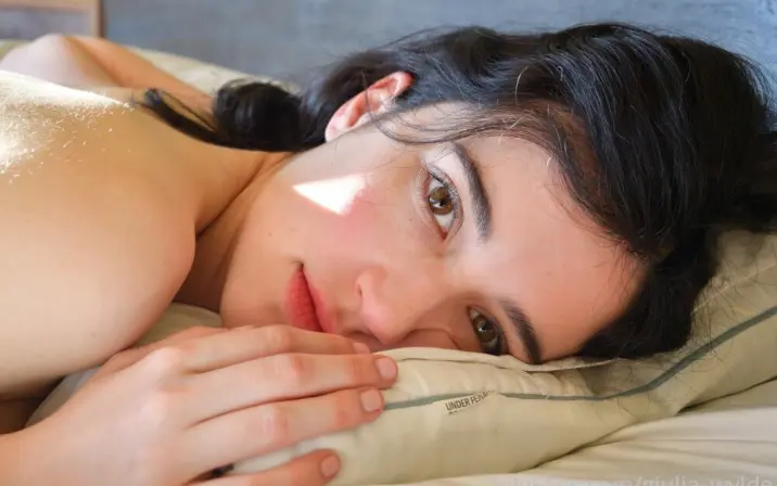 Giulia Wylde | Neon_Felix