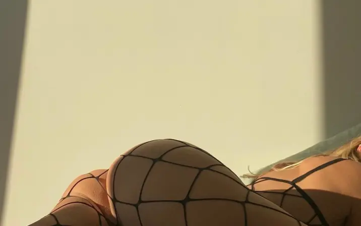 Tantot Twins - Pauline (@popstantot) &amp; Mathilde (@mathildtantot)