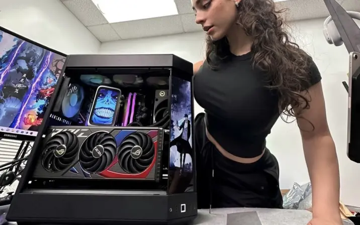 ayaat / ayaattt - hall of tech girl