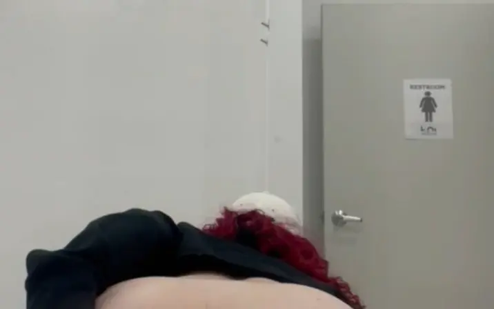 Arietta Adams / ariettaadamsxxx