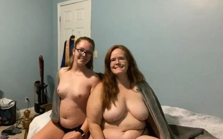 Faith and Courtney (mommyndme)