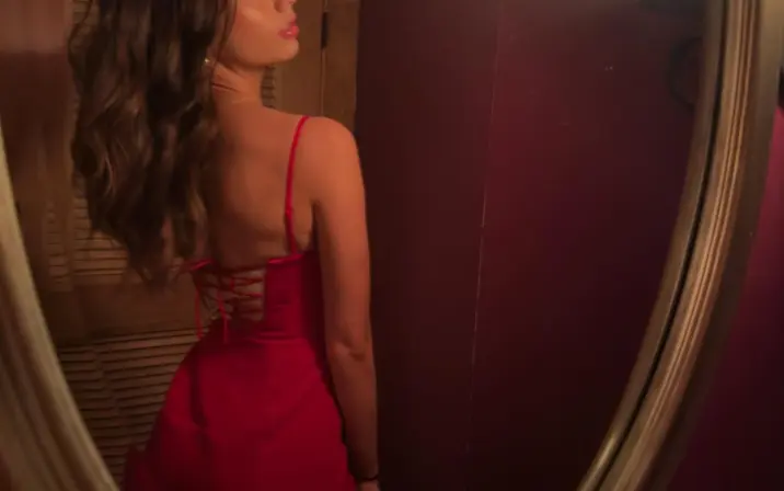 Mikayla Campinos