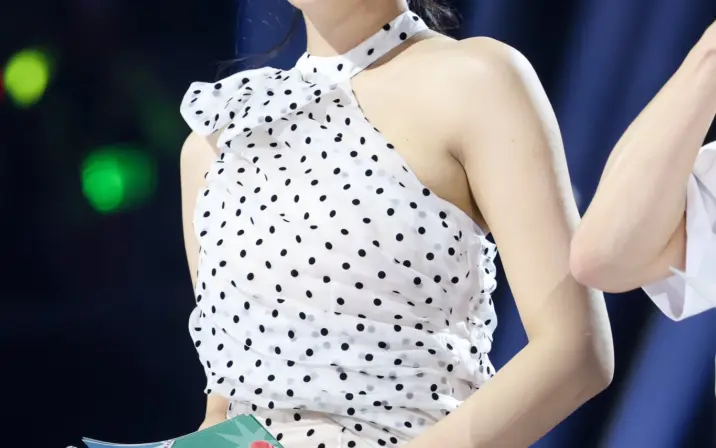 An Yujin 안유진 | YUJIN