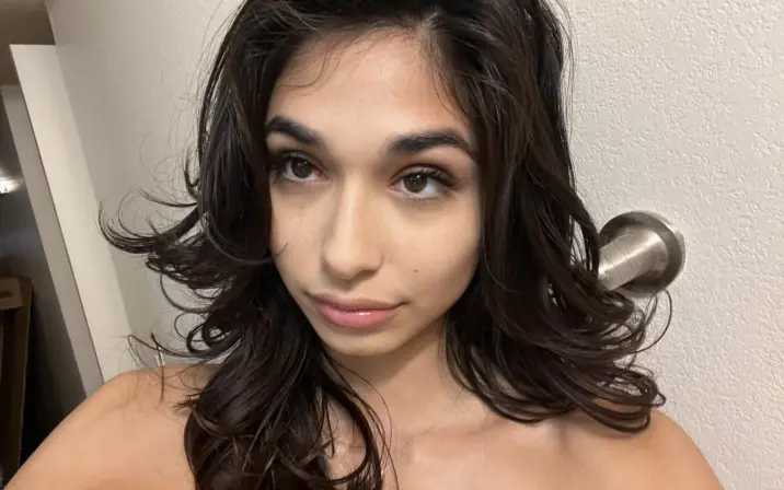 Reina Rae (reinaraexxx)