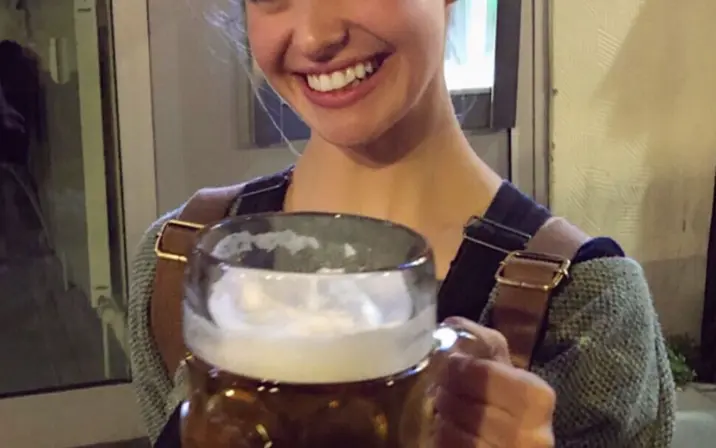 Holly Earl