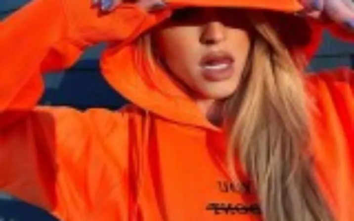 Danielle Moinet / Summer Rae