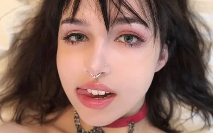 urfatherfigure / myfriendshea /