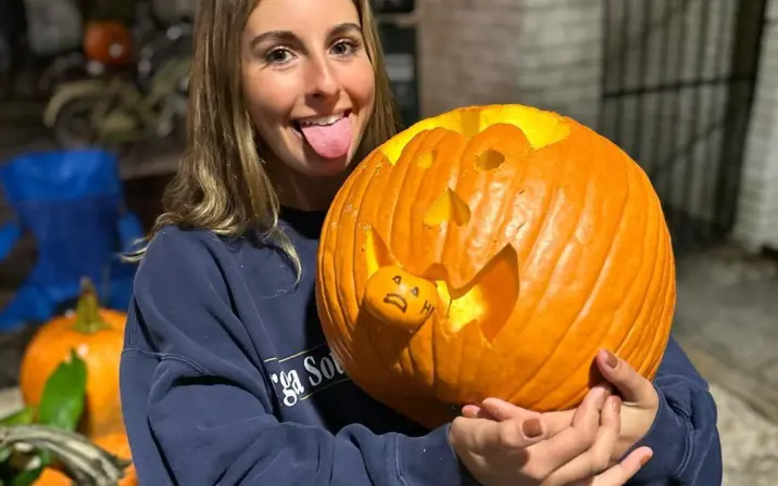 Corina_907 | Corinna Layton