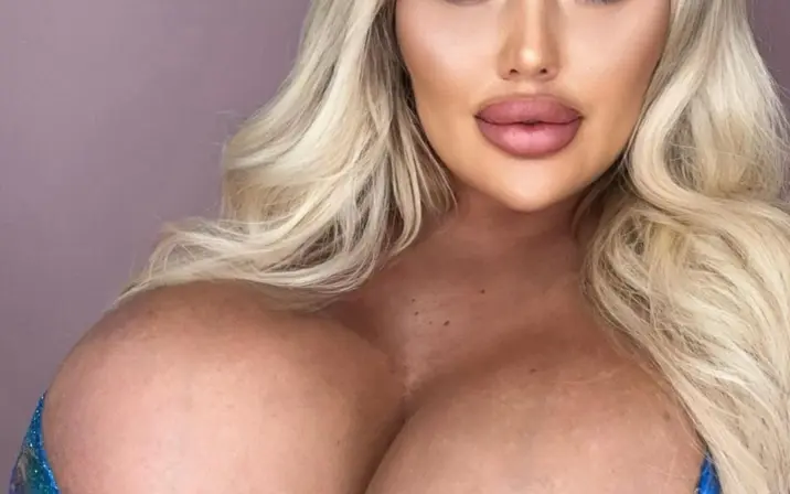 Amber May
