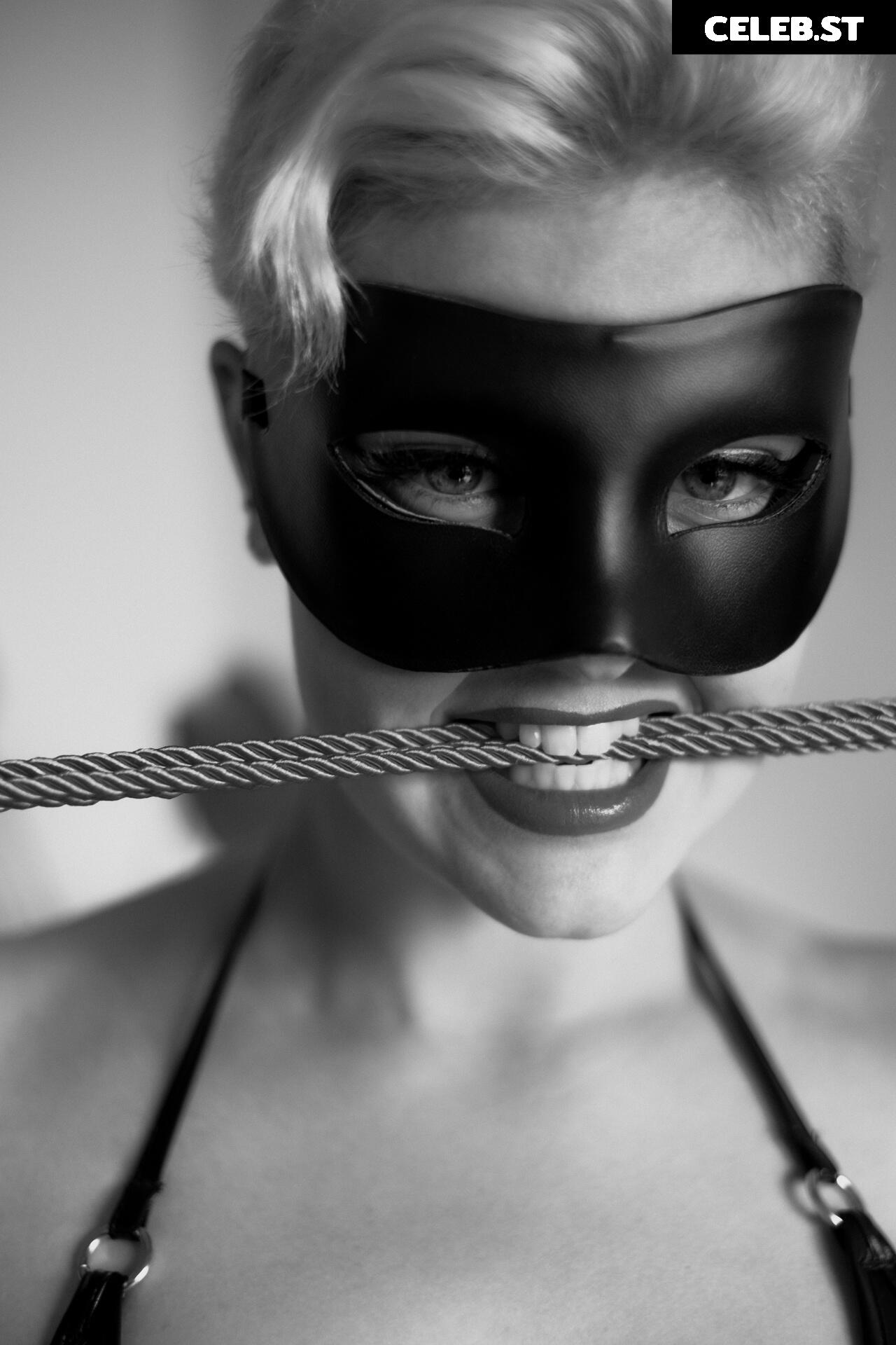 Stefania Ferrario Image 916203