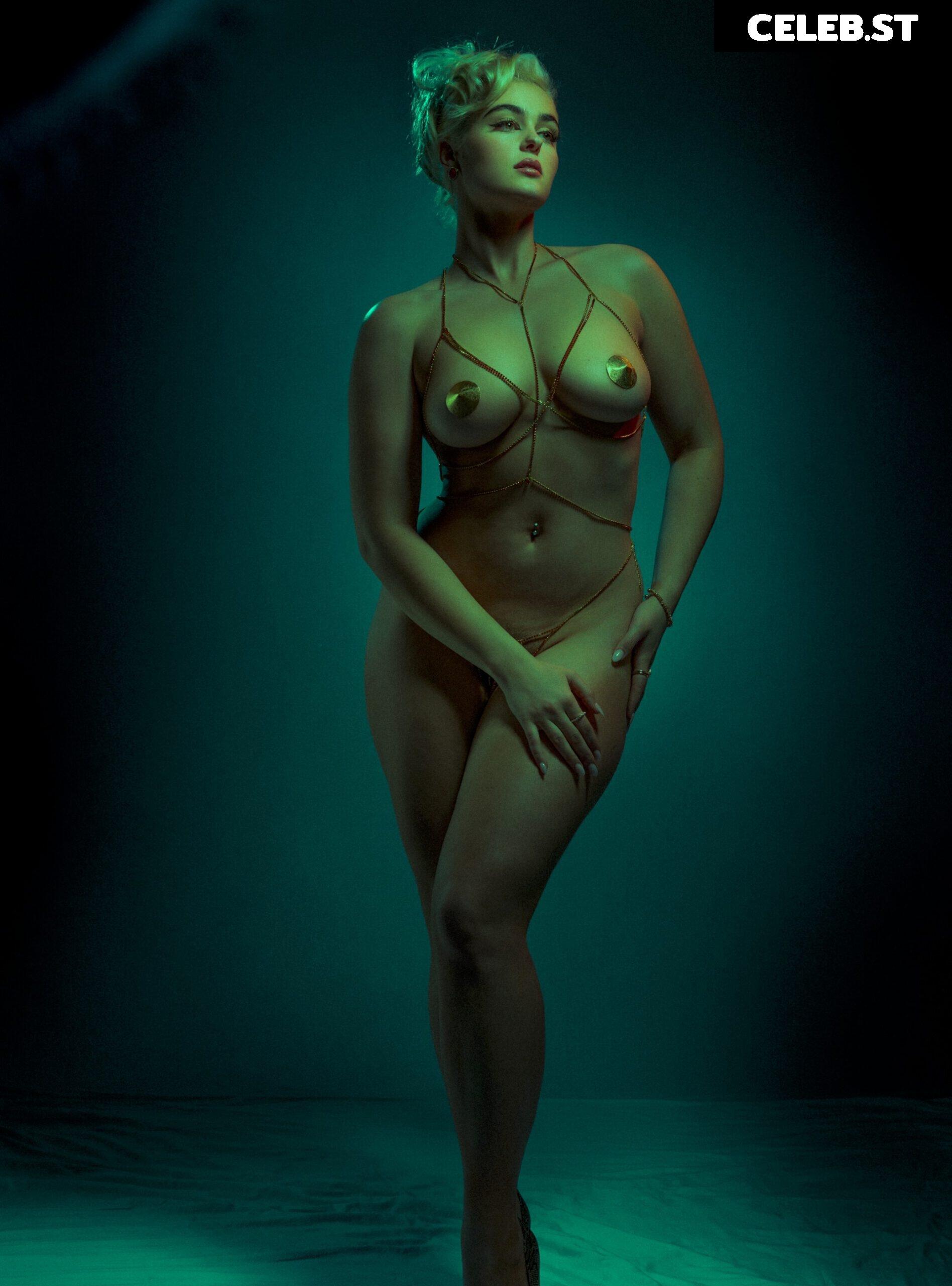 Stefania Ferrario Image 911550