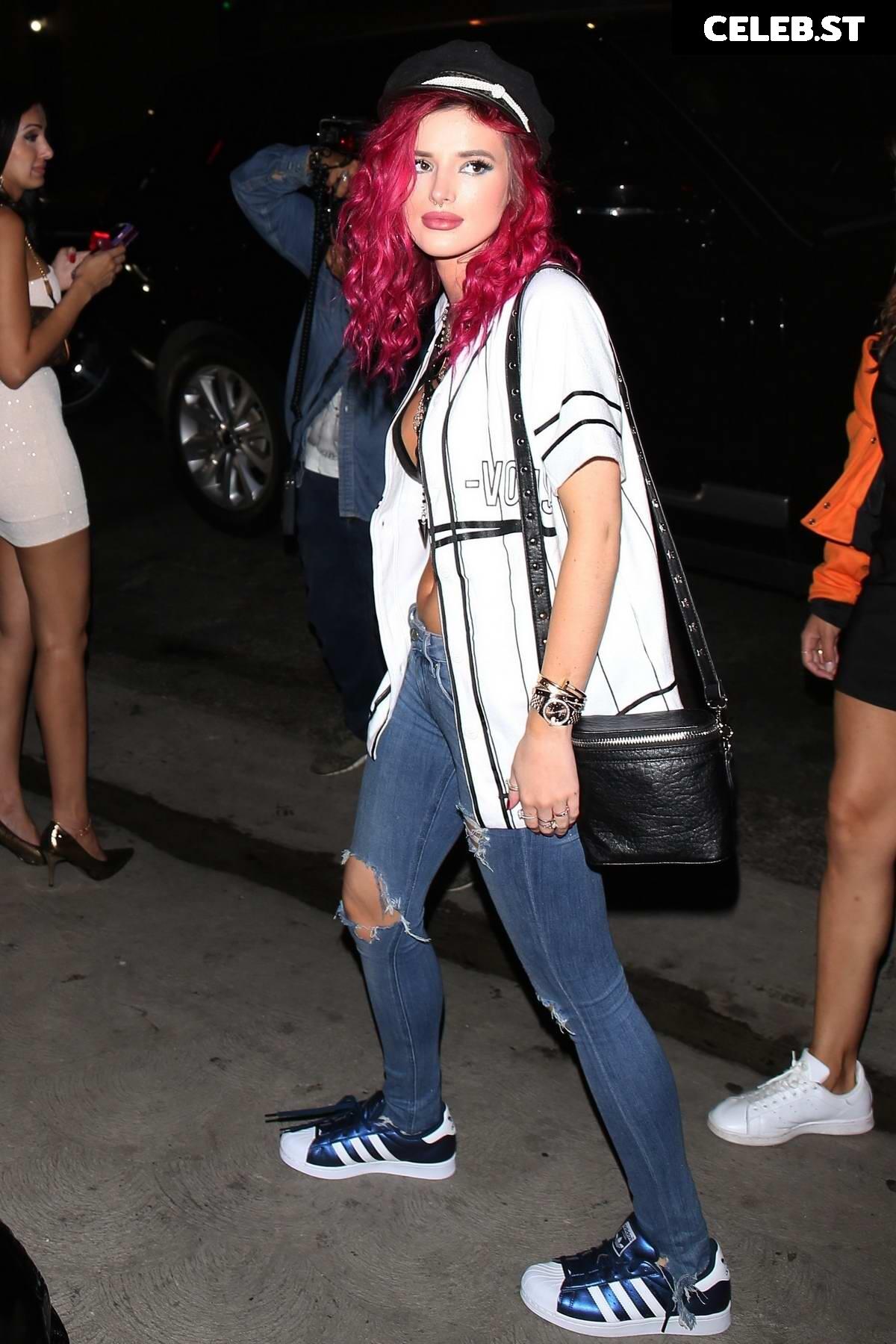 Bella Thorne Image 9885318