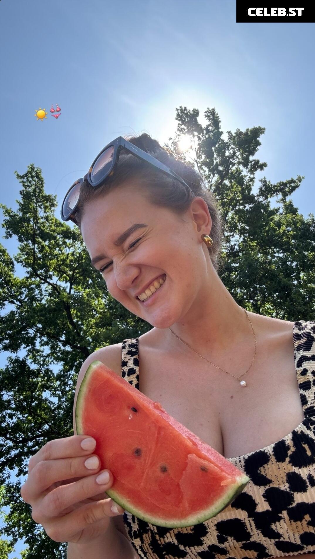 _.samjio Image 9886644