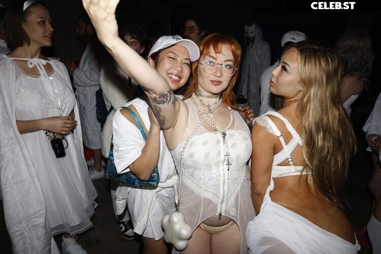 kazumisquirts / Your Asian Stepsister Image 9872496