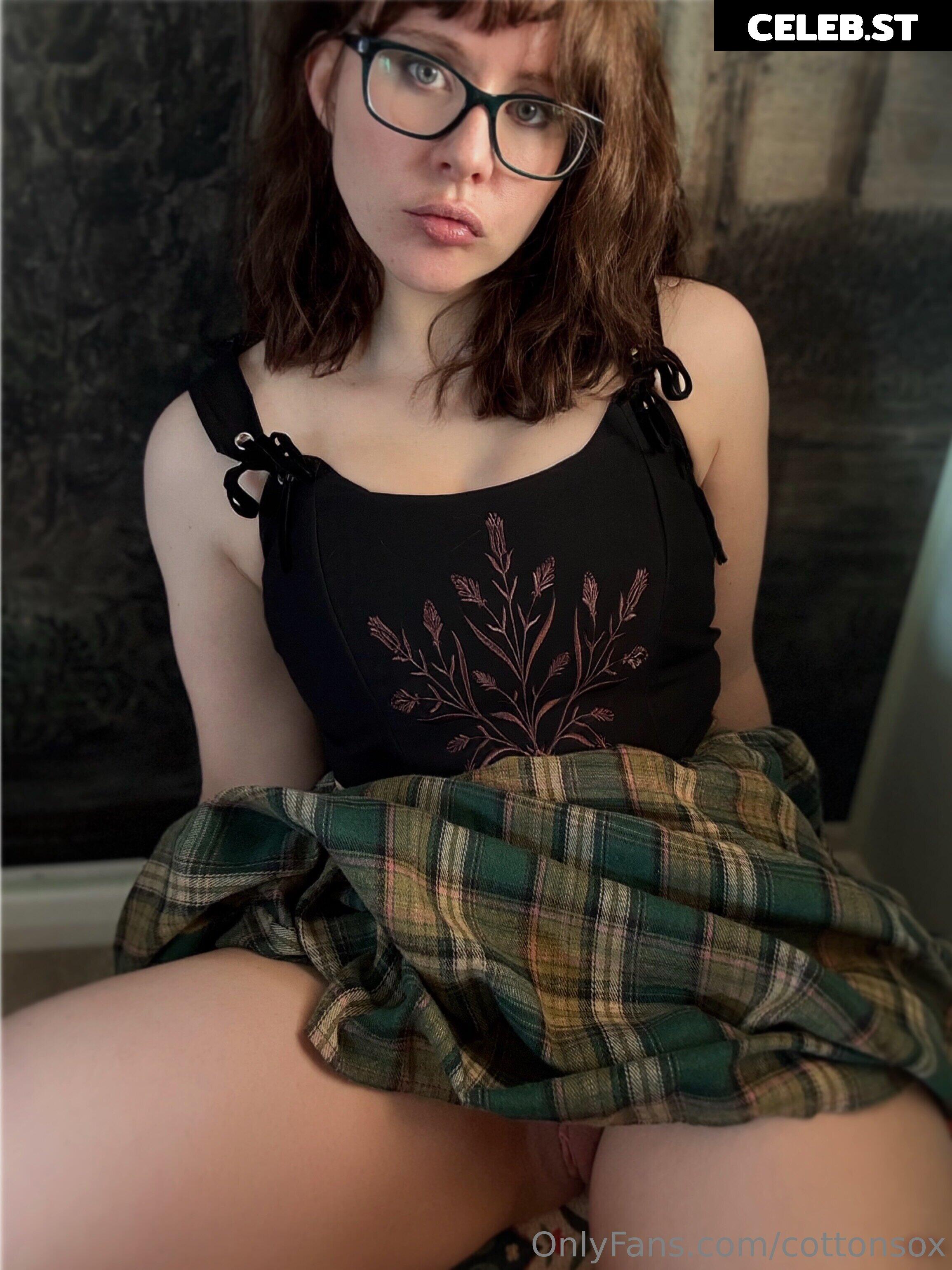 Alice Cotton Sox Image 9872461