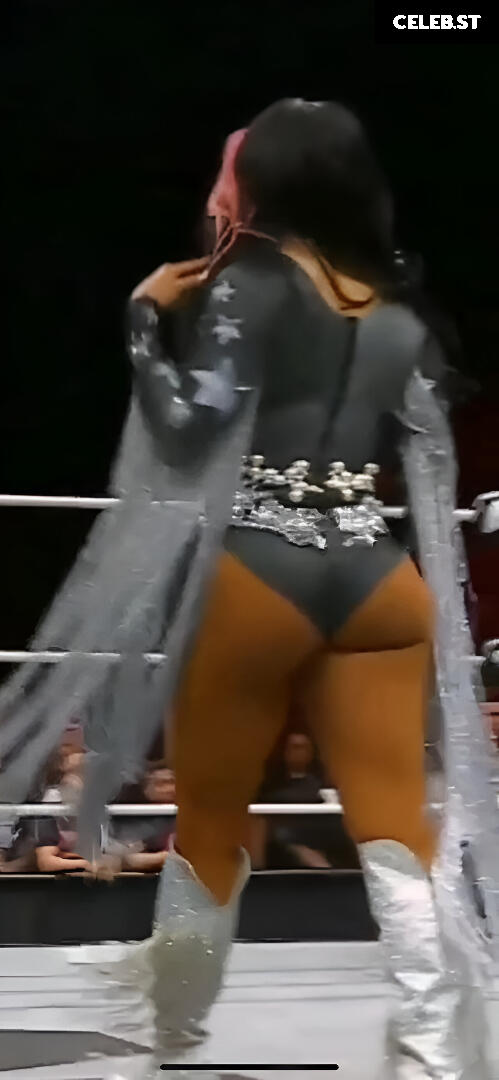 WWE Sasha Banks | Mercedes Moné Image 9861440