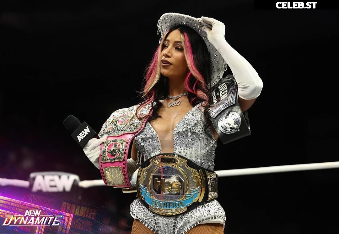 WWE Sasha Banks | Mercedes Moné Image 9861416