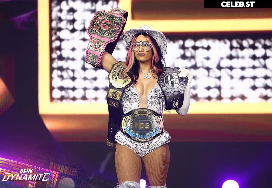 WWE Sasha Banks | Mercedes Moné Image 9861415