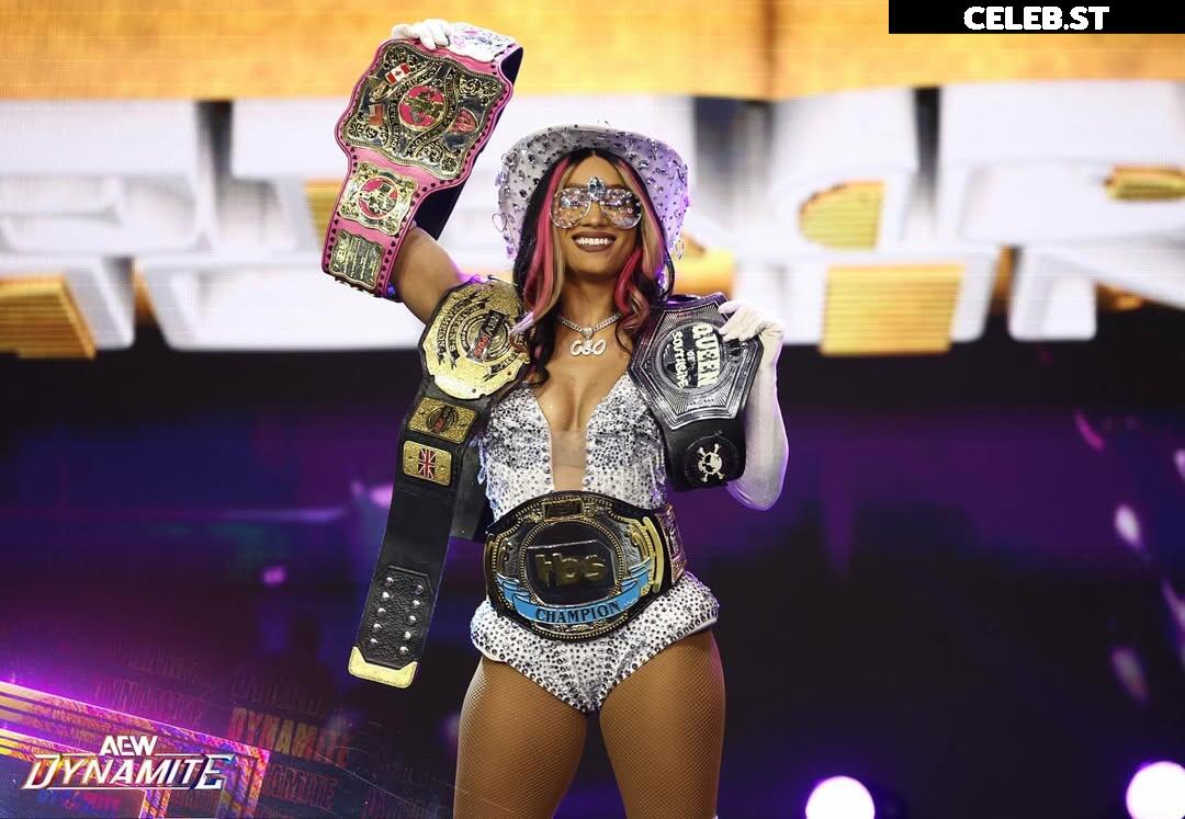 WWE Sasha Banks | Mercedes Moné Image 9861414