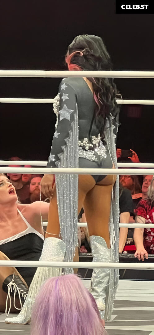 WWE Sasha Banks | Mercedes Moné Image 9861438