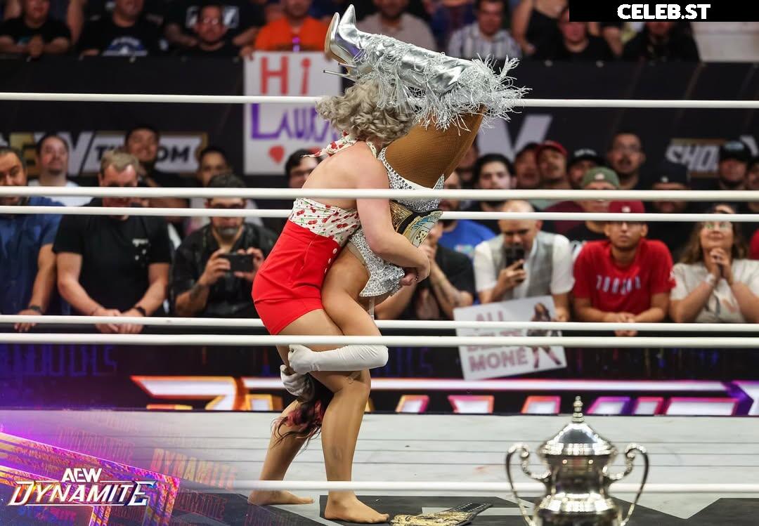 WWE Sasha Banks | Mercedes Moné Image 9861429
