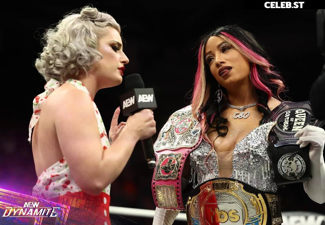 WWE Sasha Banks | Mercedes Moné Image 9861420