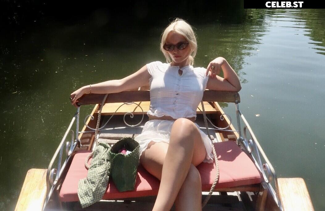 Amelia Eve Gibson | Millie Gibson Image 9861796