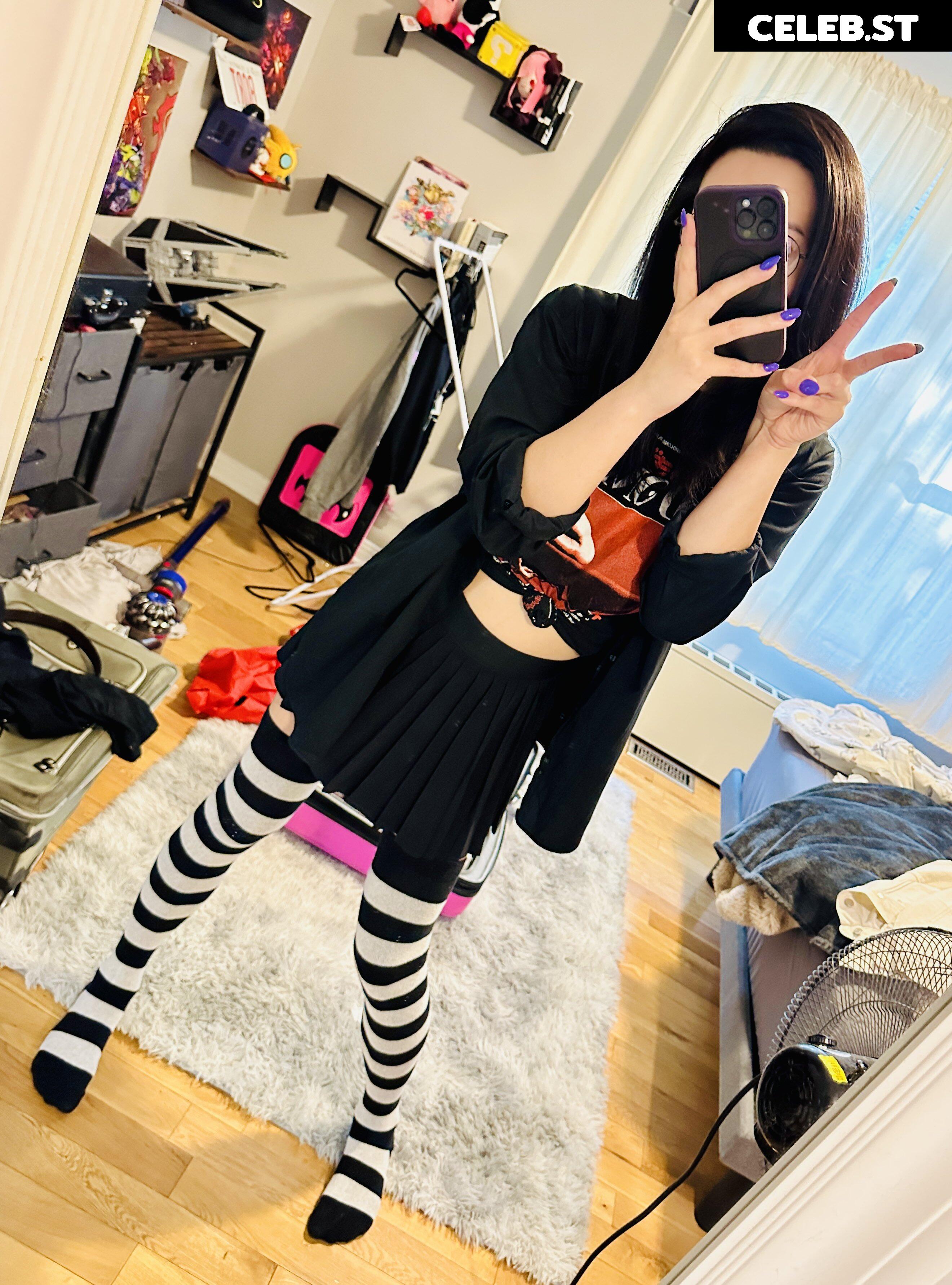 Tara Kaminarito Image 9861362