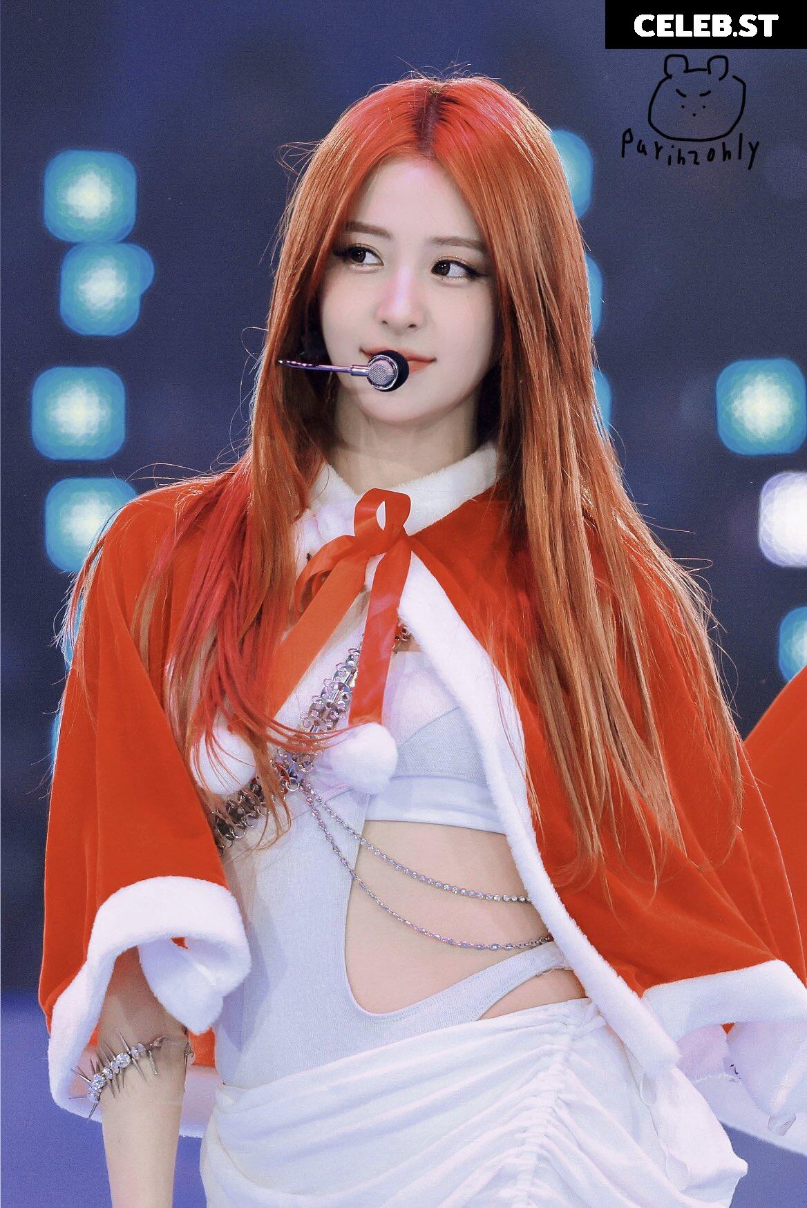 Huh Yunjin 허윤진 | LESSERAFIM Image 9862836