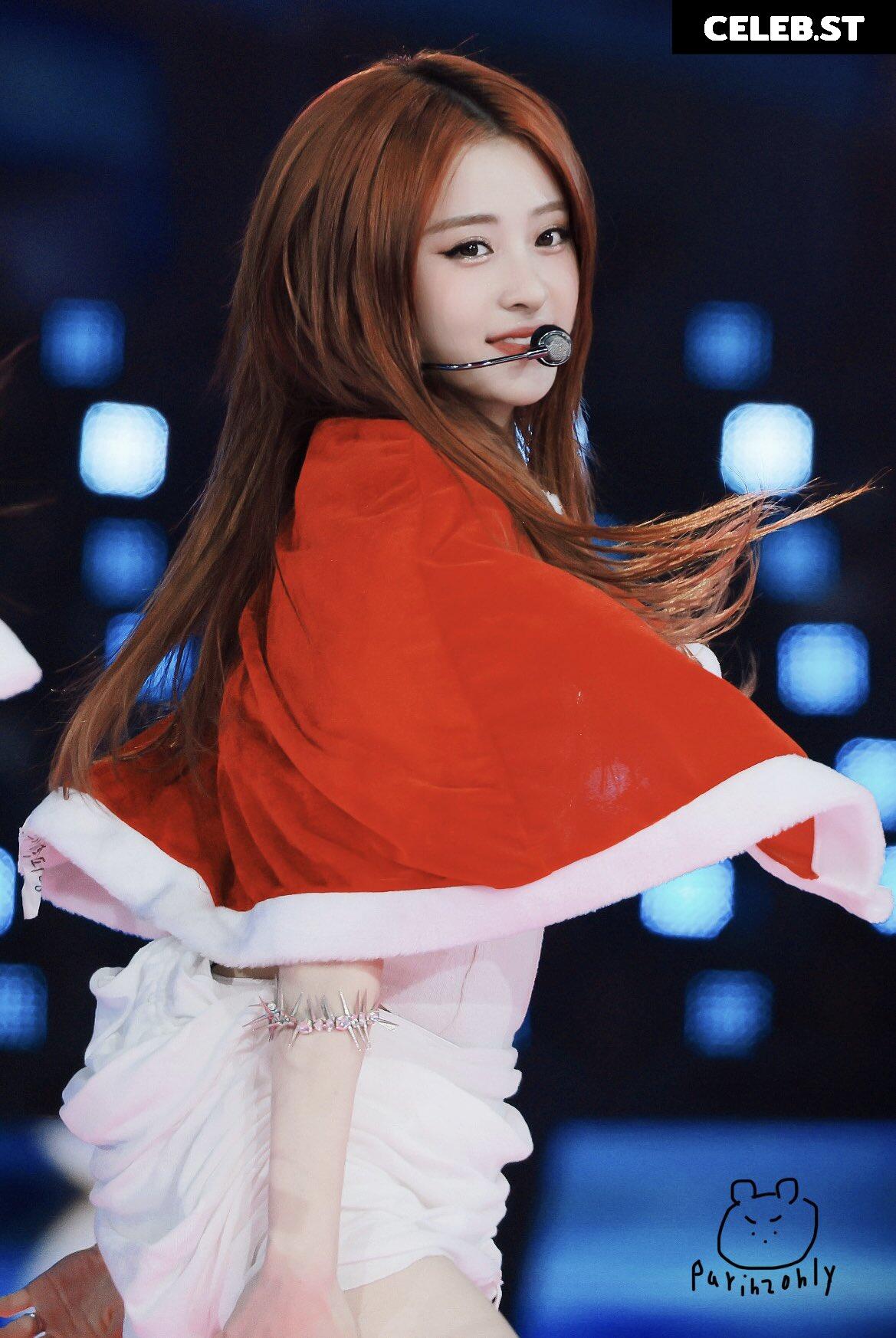 Huh Yunjin 허윤진 | LESSERAFIM Image 9862835