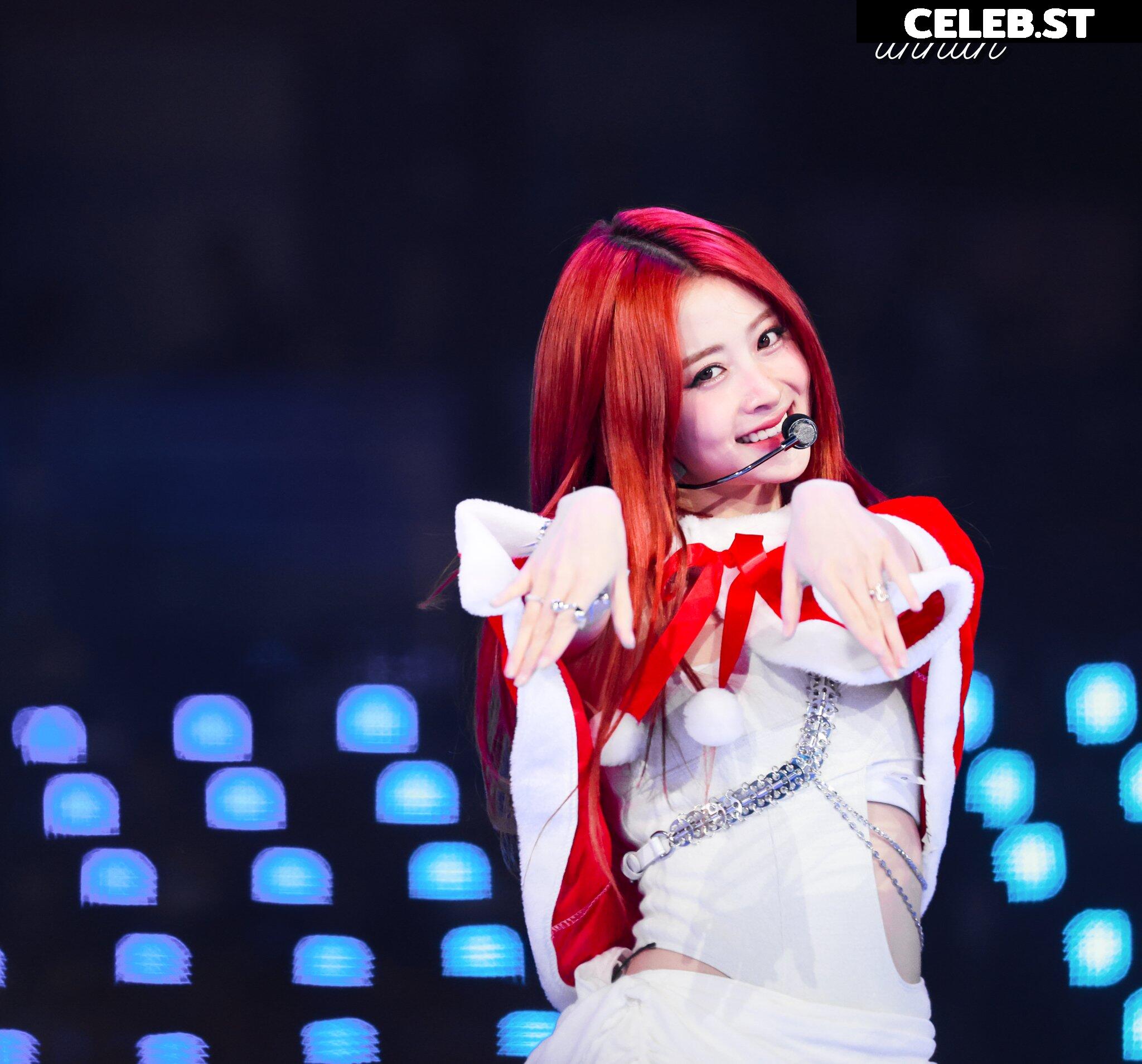 Huh Yunjin 허윤진 | LESSERAFIM Image 9862829